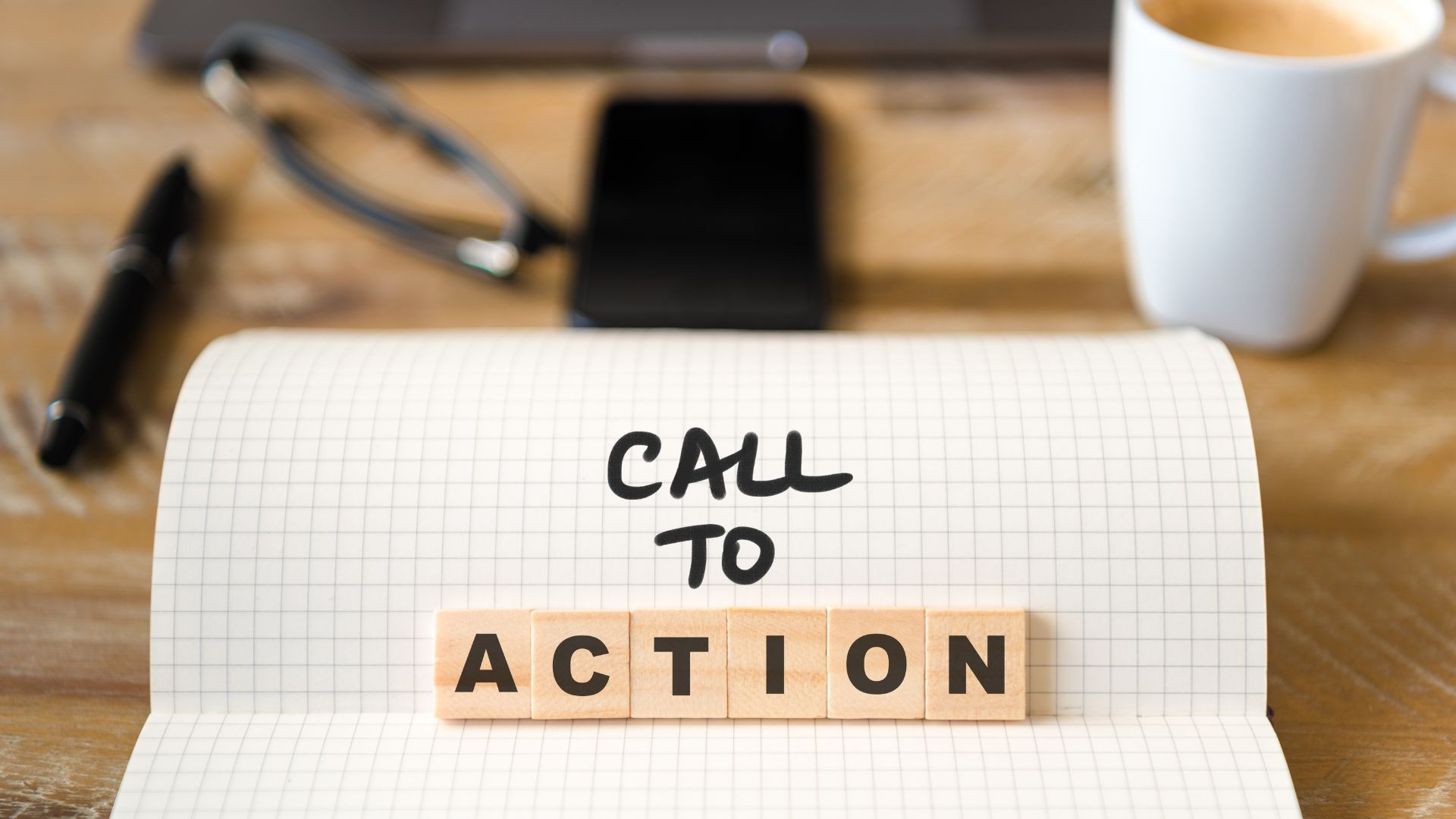 Pulsante di call to action ben visibile su una landing page per incentivare l'azione dell'utente